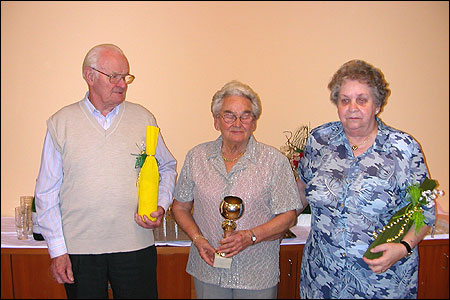 Ehrung im Haus Mühlengrund v.l.n.r. Hr. Morbitzer(2); Fr.Parzer(1); Fr.Kouba(3)